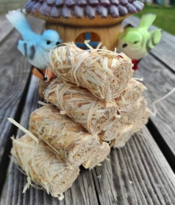 Eco firelighters made from wood wool